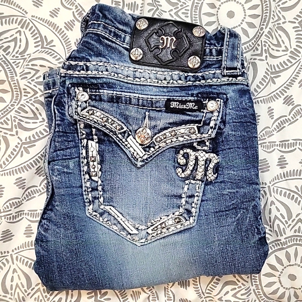 MISS ME Boot Cut Jeans. Size 28 Inseam 31"